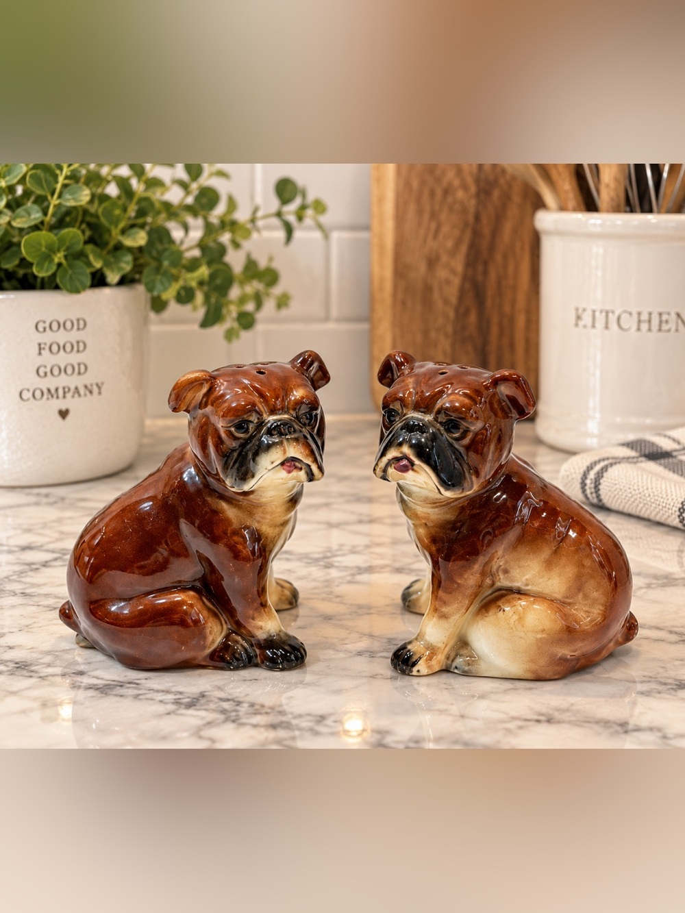 Vintage‎ Antique Bulldog Puppies Salt & Pepper Shakers Set Made in JAPAN
